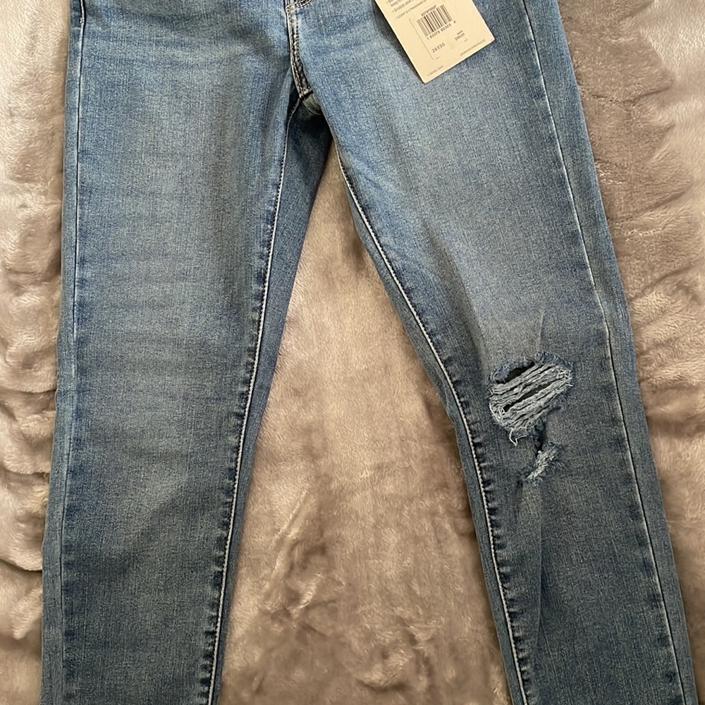 Levi’s 720 High-Rise Super Skinny Jeans - Picture 7 of 11